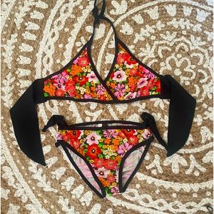 Costa Rican bikini $9 and under bundle 5 items and I’ll send you all for $25!*